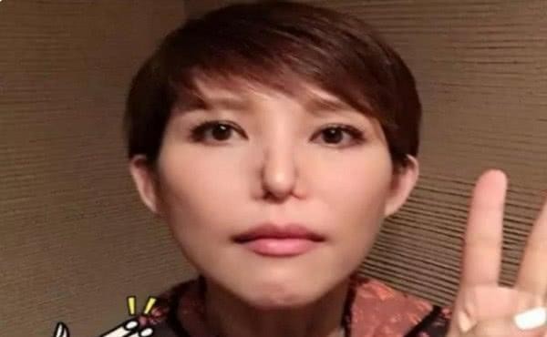 有“特殊技能”的明星：杨颖口吞拳头，还有一位一般人做不到
