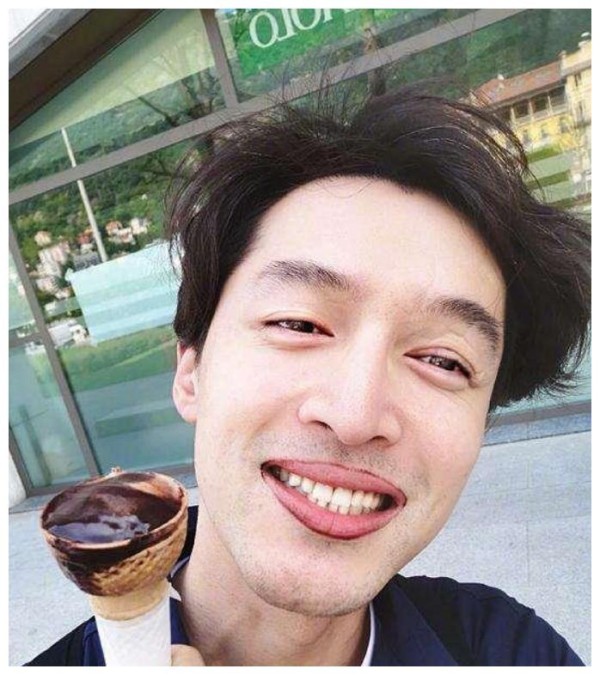 他曾经被经纪公司嫌弃古装太丑，后被经纪人发掘，成就一部经典