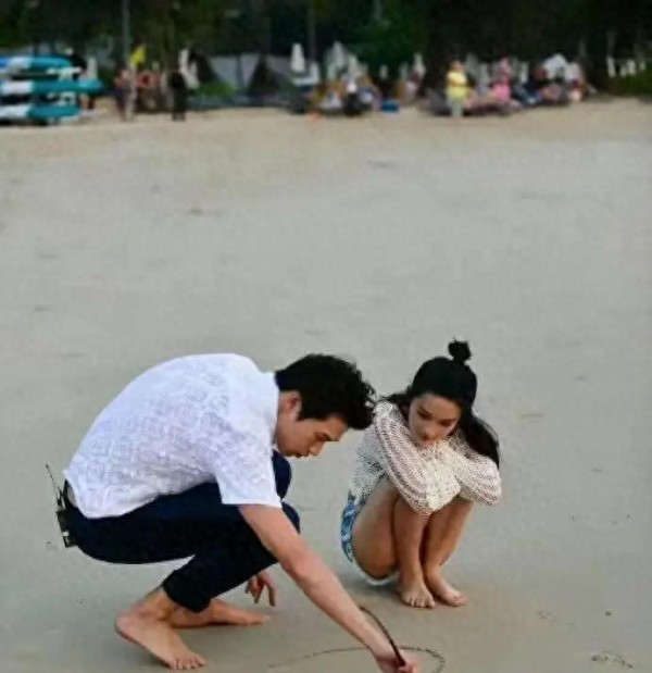 李沁最想删掉的沙滩照，看着都替她尴尬，究竟为何？