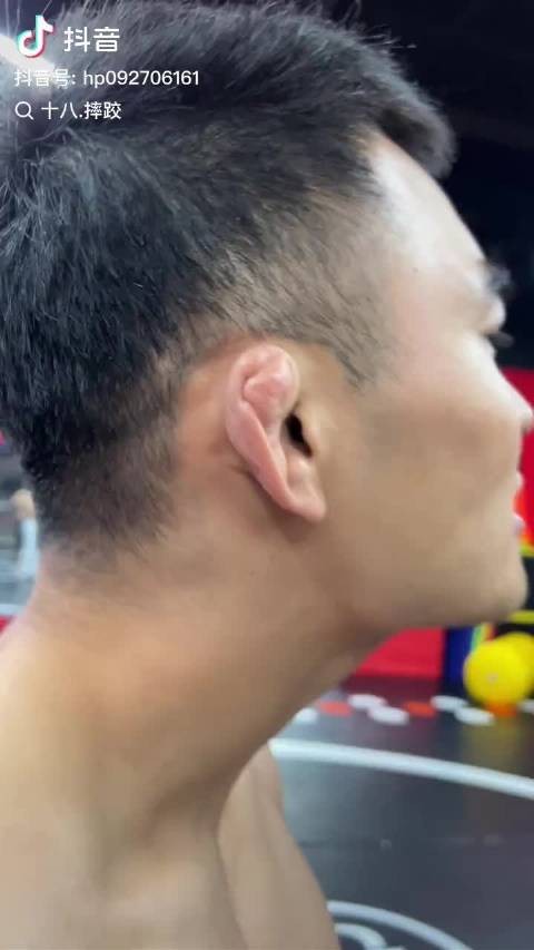 妹妹子一招虚晃足够让所有男生打冷颤
