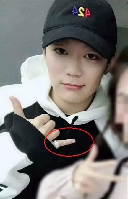 娱乐圈吃瓜贾乃亮微博,娱乐圈风波中的真情与担当” 第2张