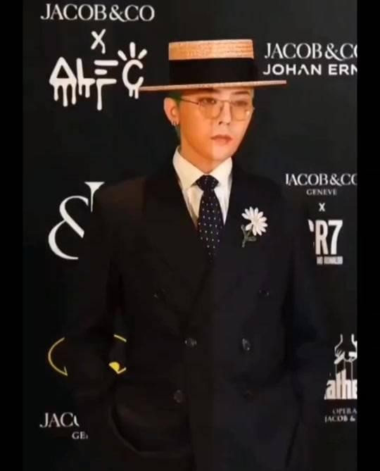 权志龙演唱会大咖齐聚，高圆圆尽情摇摆，baby低调现身支持