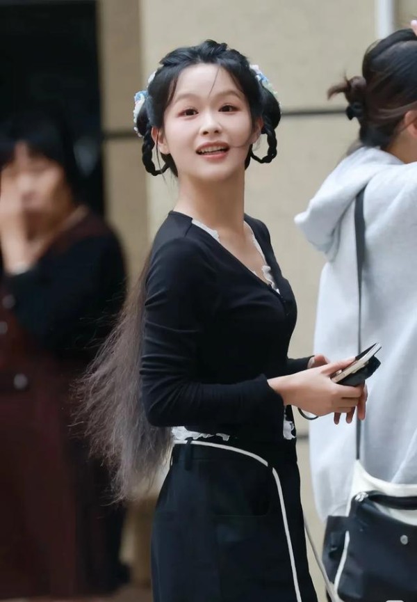 余茵短剧造型