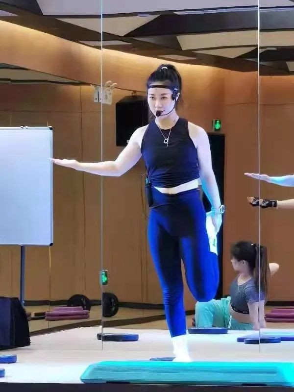 中健健身教练王晓悦：去发光，而不是被照亮