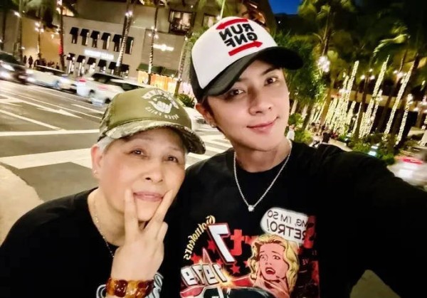 阿尔兹海默症折磨近十年，罗志祥如何用爱让母亲开心依旧？