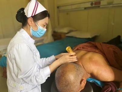 优质护理服务明星护士 张霞影:爱一行,才能做好一行!