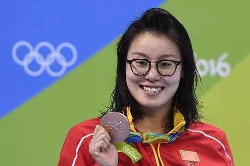 娱乐圈里的人都吃瓜,瓜田李下，揭秘明星们的幕后故事 第3张