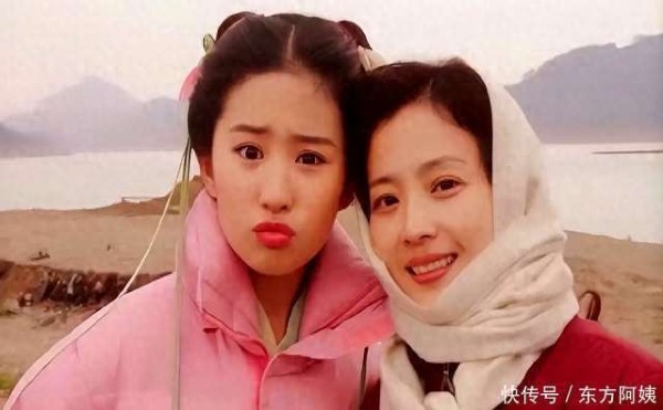 刘亦菲母亲美国生活引热议，邻居出书透露细节，二婚传闻受关注