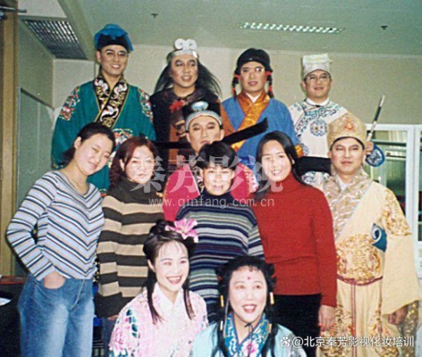 如何快速有效地为演员补妆以适应长时间拍摄