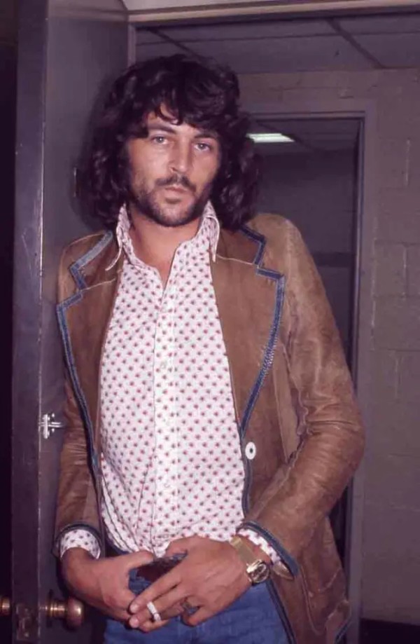 Ian Gillan (Иэн Гиллан): Bioграфия артиста