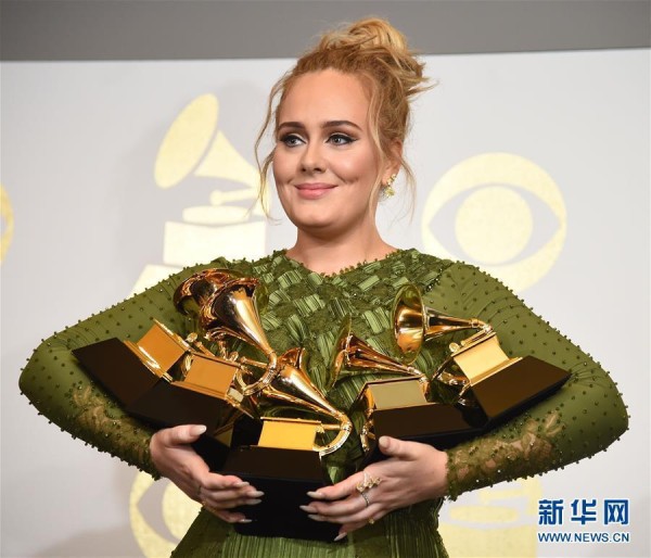 2017格莱美颁奖 英国歌手阿黛尔揽5项大奖