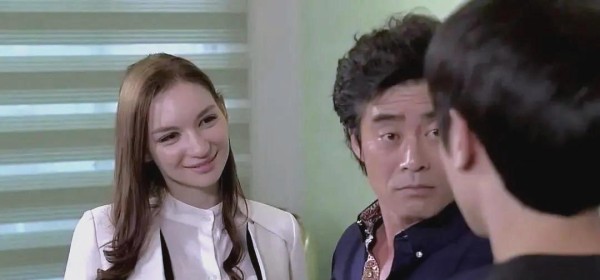 金度希：从荧幕新星到公益先锋的全面发展之路