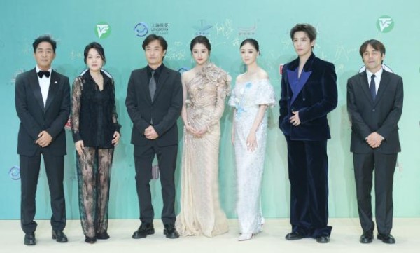 白玉兰颁奖典礼红毯明星造型 红毯争艳星光熠熠