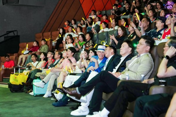 六载歌声暖星河：西乡歌手黄曼丽慈善音乐会汇聚深港穗中 爱心守护孤独症儿童