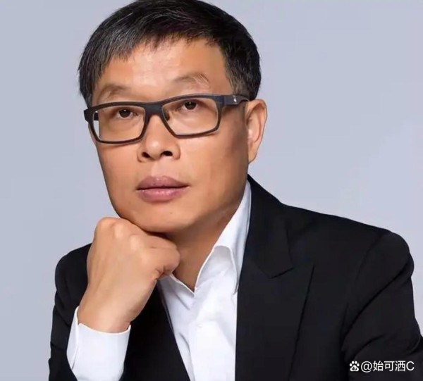 何享健：人生的拼搏与辉煌