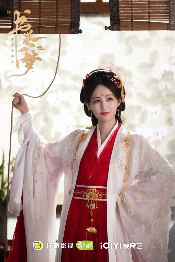 摸索出剧本机制后的女主，开始寻求破局之策。