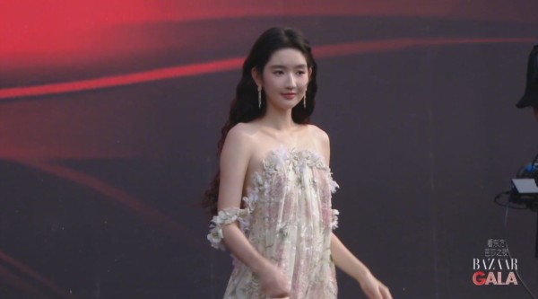 王玉雯 好美的花仙子啊 在综艺里好像找到了自我,好快乐