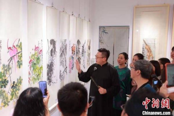 以“四世同堂”巧思展刘少白师生绘画作品
