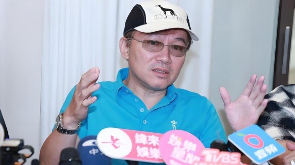 孙安佐半裸恍神引争议！孙鹏：愿给遗产但有条件