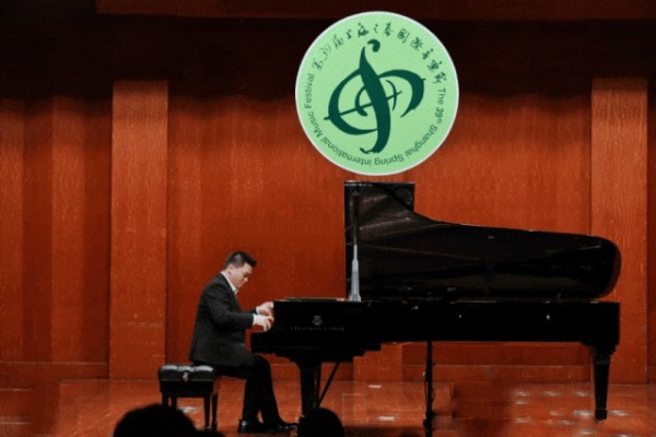 音乐新星闪耀“上海之春”，用才华和激情带来更多美好与感动