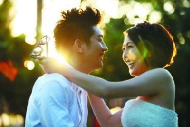 “好声音”团队全程直播金志文婚礼 不花新人一分钱