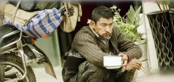 扮演农民工的明星们, 一个比一个逼真, 第一位更是本色出演!