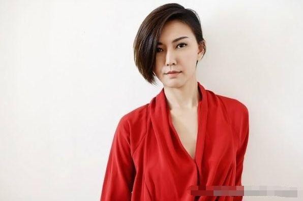 孙燕姿为什么受欢迎？肖战、张钰琪都是她粉丝，堪称明星收割机