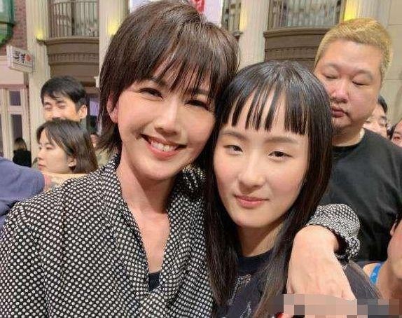 孙燕姿为什么受欢迎？肖战、张钰琪都是她粉丝，堪称明星收割机