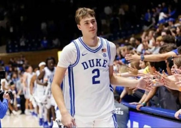状元秀弗拉格何许人也？绰号“白人詹姆斯”，被看作NBA下个门面球员 独行侠未来之星