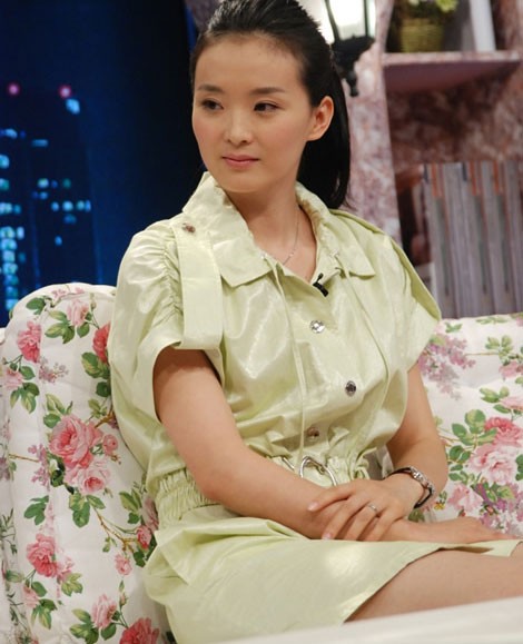 王艳做客华娱卫视《静距离》讲述婚姻生活