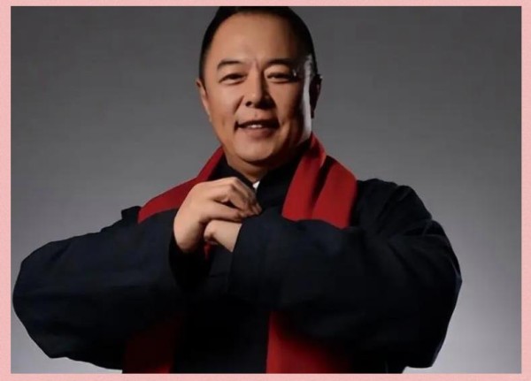 张铁林的荣耀与困境：从皇帝专业户到娱乐警示