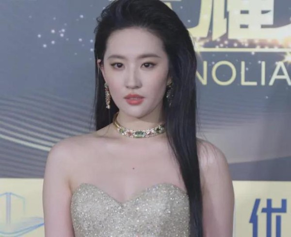 白玉兰红毯，一场关于“美”的权力游戏与“白幼瘦”的终结