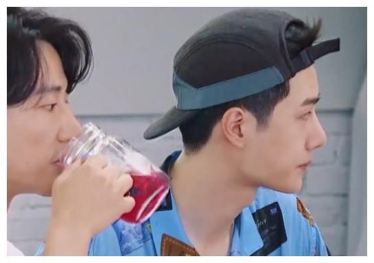 王一博出租房子报出价格，乔欣表示不能接受，这才是明星的消费观