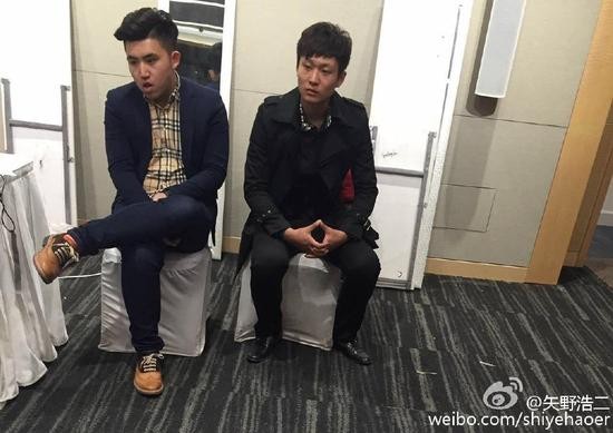 蹭红毯二人已被交由警方