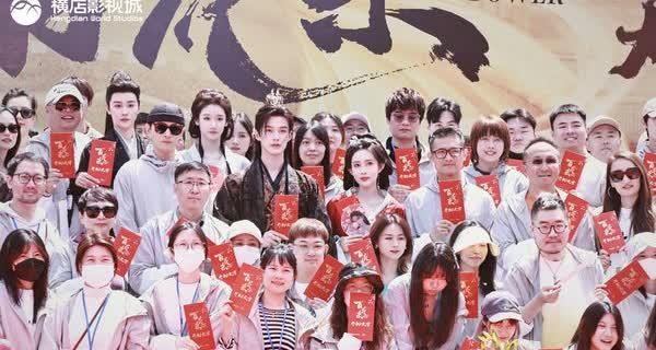 胡一天一年没进组，娱乐圈寒冬冻得明星都没戏拍了？