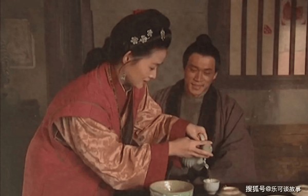 《水浒传》：潘金莲为何对武松一见钟情？原著细节里的三重隐秘动机