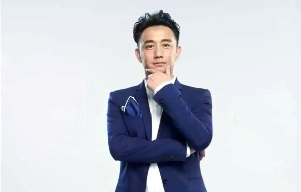 黄磊的演艺生涯：从辉煌到挑战的蜕变