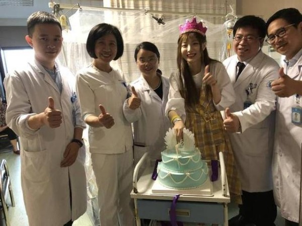 胡歌请白血病粉丝看话剧 粉丝差点把胡歌当骗子