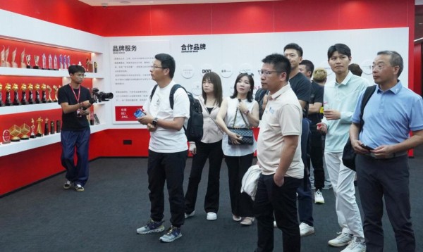 长江商学院×愿景娱乐：共探品牌营销新未来 解锁电商增长新引擎