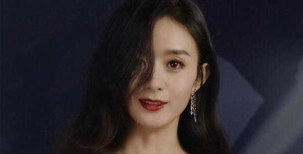赵丽颖一个月拿下五个新代言，第六个才刚官宣，这资源太秀了