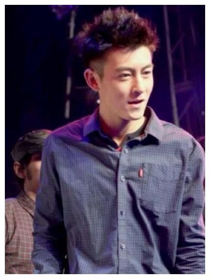 继陈冠希艳照门事件后，又一男星隐私泄露，微博发文大爆粗口