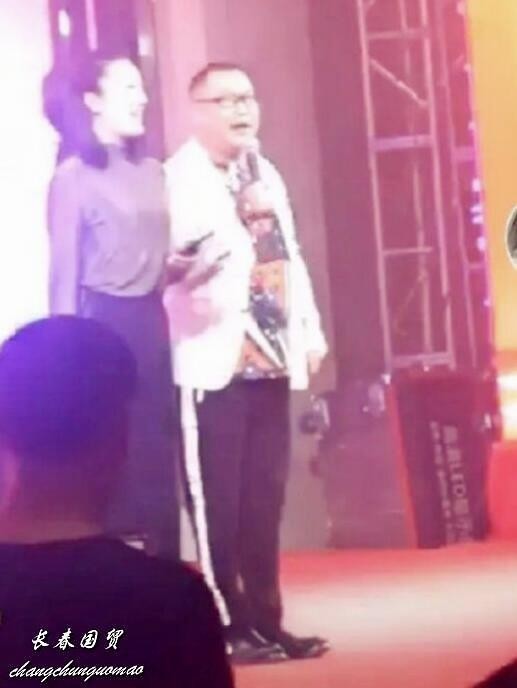 尹相杰参加商演和于文华同台献唱 脸部浑圆胖到认不出