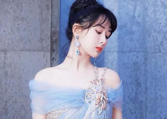 杨紫杨幂杨颖同框罕见画面:揭其三人穿搭谁更惊艳? 第6张