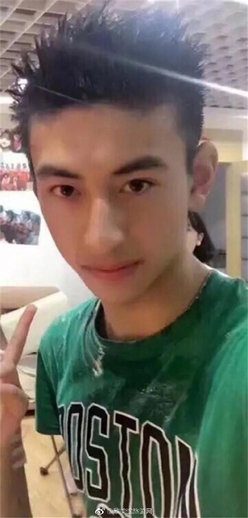 科技与星空碰撞下的明星星座揭秘，白羊座明星一览表，未来生活体验之旅！
