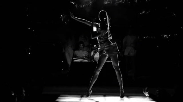 T台上的明星——卡莉·克劳斯Karlie Kloss 精彩走秀回顾！