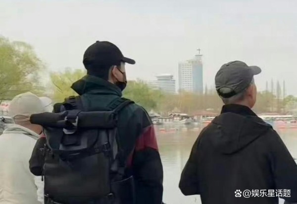 李现的微博逐渐奇怪：当顶流小生变身“打鸟大爷”的流量密码