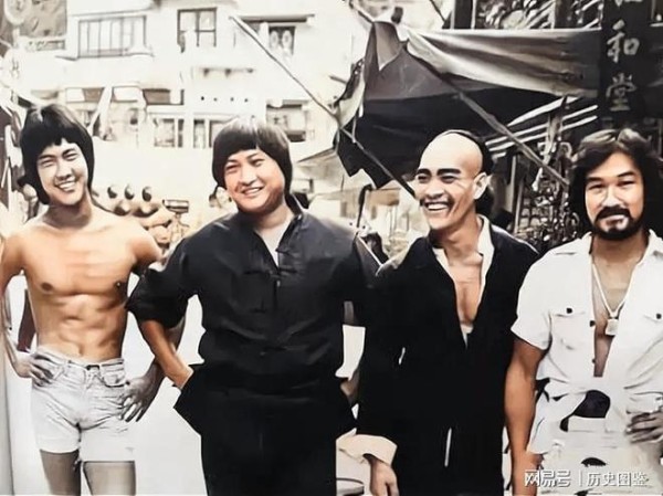 1979年，拍摄电影杂家小子的片场，四大主演的合照