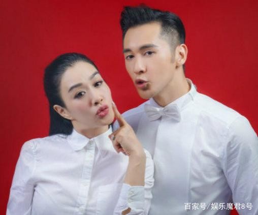 4对明星夫妻结婚照，潘长江大叔超接地气，最后一对可爱得冒泡！