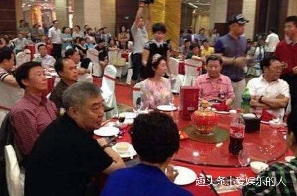 相声界的奇葩事！徒弟认干爹成风，而他一人认了五个干爹！