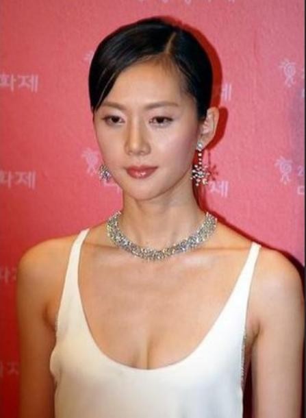 前男友是韩国巨星，被劈腿后痛苦两年，如今47岁再次走红！